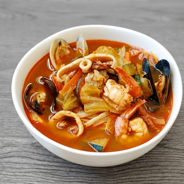 Jjamppong soup.